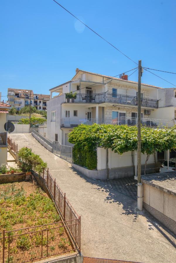 Apartments Tonka Трогир Екстериор снимка